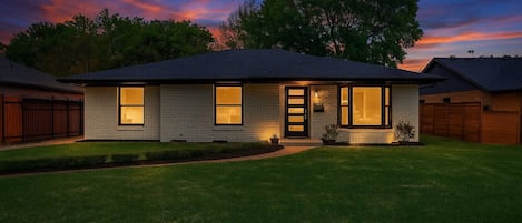 ハウス (3 Bedrooms) | 施設の正面