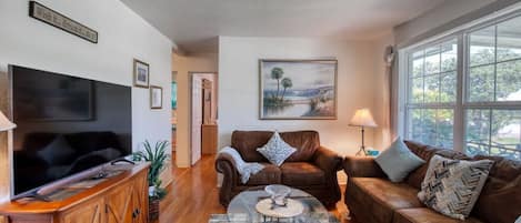 House (3 Bedrooms) | Front of property