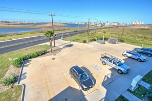 Interior - Mermaid Cove Pathway to the Sea! (Corpus Christi)