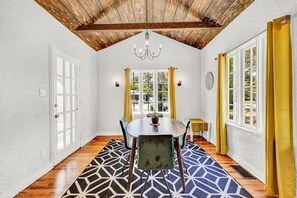 House (4 Bedrooms) | Interior - Spanish Beach Bungalow (Holly Hill)