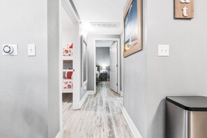 Interior - Pathway to the Sea 108 - Steps to the Beach! (Corpus Christi)