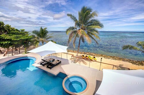 LomaniWai luxurious all-inclusive beachfront villa