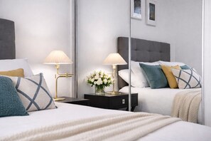 2 bedrooms, iron/ironing board, free WiFi, bed sheets - The Spire View Residence by Ready Set Stay (Southbank)