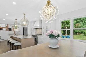 Luxury House, Garden View | Private kitchen