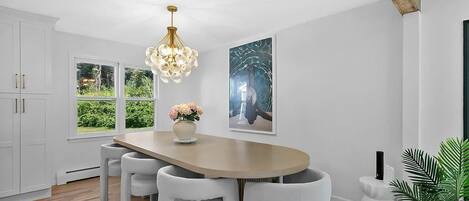 Luxury House, Garden View | Dining