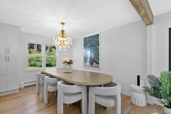 Luxury House, Garden View | Dining - Redding Retreat with Pool (Redding)