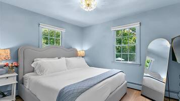 Casa de lujo, vista al jardín | Cortinas blackout, tabla de planchar con plancha y wifi gratis