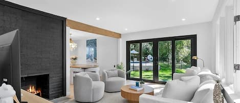 Maison Luxe, vue jardin | Intérieur