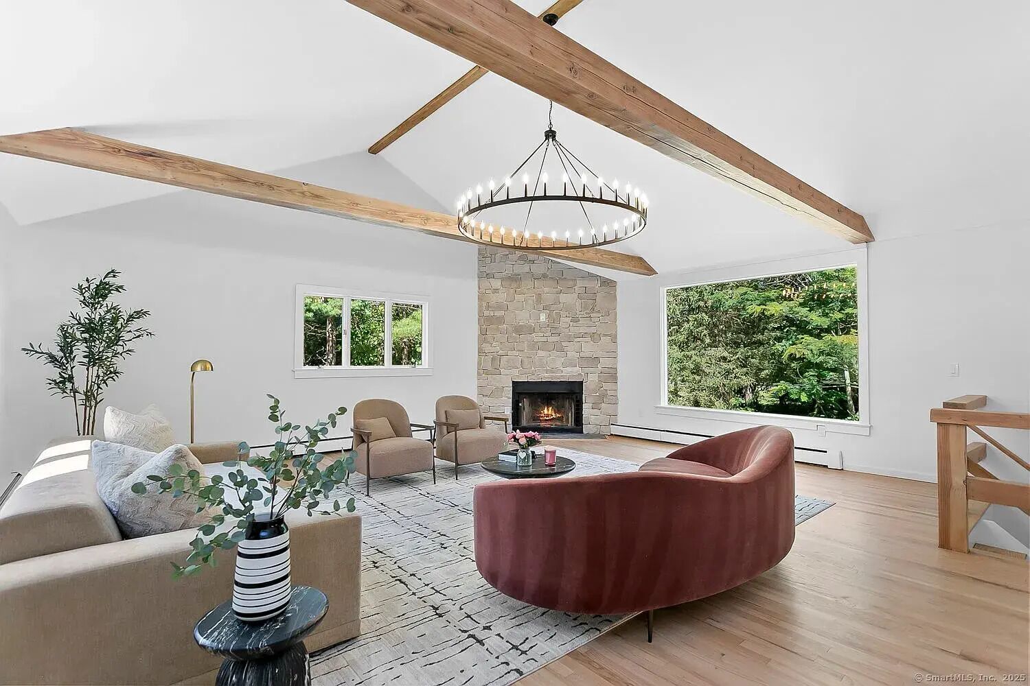 Casa de lujo, vista al jardín | Interior