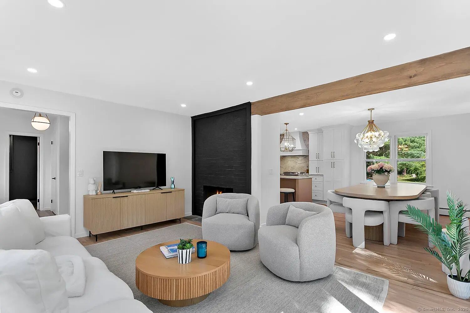 Luxury House, Garden View | Living area