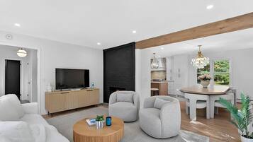 Luxury House, Garden View | Living area