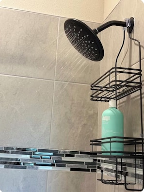Towels, soap, toilet paper - New Home Orlando- Near Disney 15 min (Kissimmee)