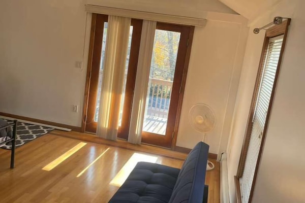 Desk, laptop workspace, free WiFi