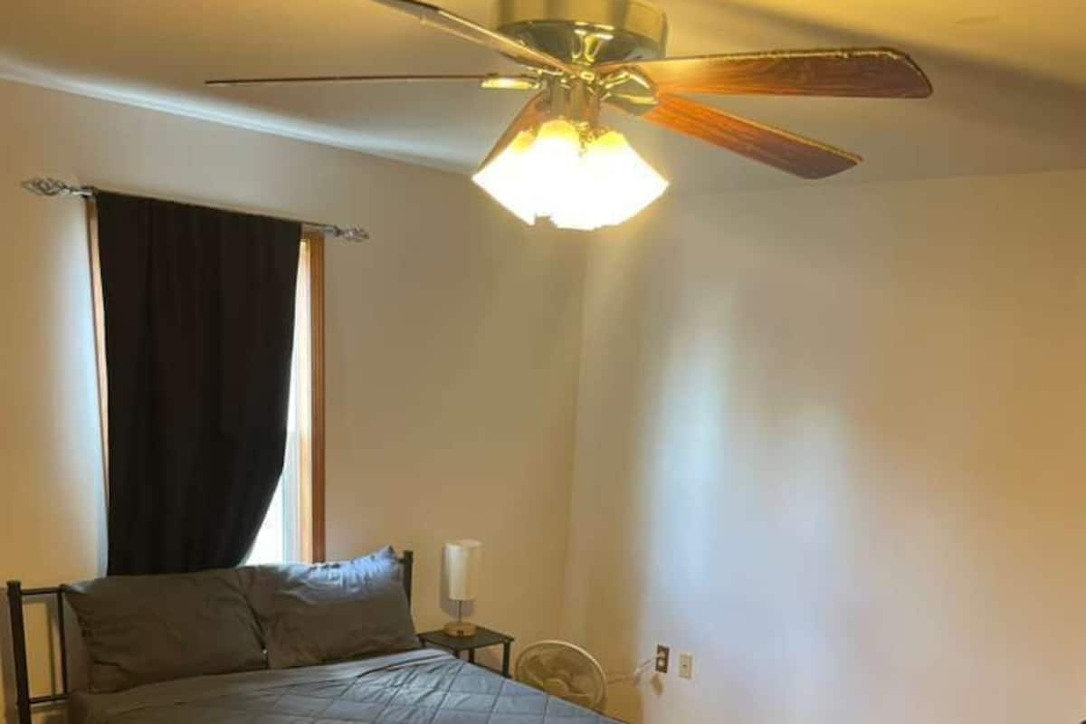 Bureau, espace de travail pour ordinateurs portables