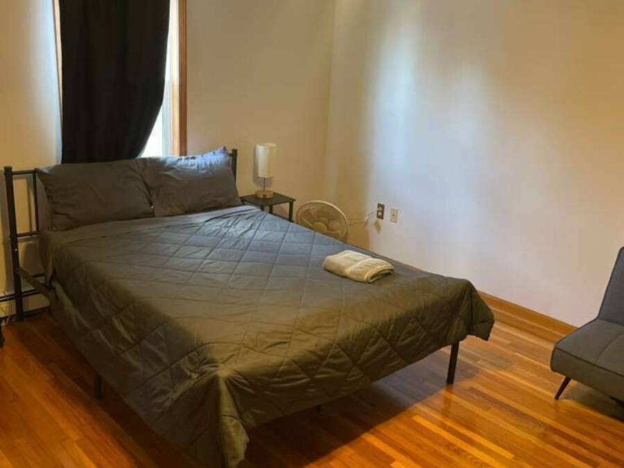 Bureau, espace de travail pour ordinateur portable, Wi-Fi gratuit