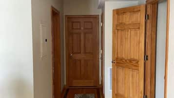 Desk, laptop workspace, free WiFi