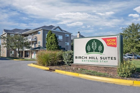 Front of property. Birch Hill Suites Louisville