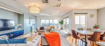 StayAU Coastal 5BR Escape Pool Table