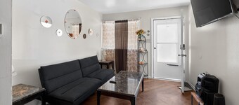 Quaint St Louis Home ~ 6 Mi to Downtown!