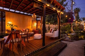 Outdoor dining - Nature-inspired home w/parking (Monrovia)