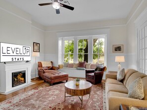 TV - Near Pearl~Downtown~Fire Pit~Patio~Grill~Historic (San Antonio)