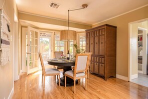 Dining - Mid-Century Getaway In The Foothills (Monrovia)