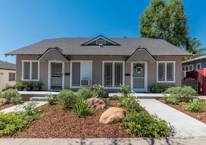Exterior - Well Appointed Bungalow In North Monrovia (Monrovia)