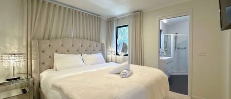 Iron/ironing board, travel cot, WiFi, bed sheets