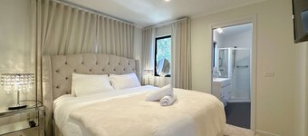 Hobart Luxury 3 - Bedroom Flat