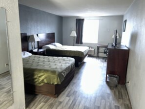 Standard Double Room | Free WiFi - Economy Inn of Reading (Reading)