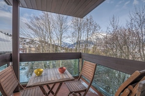 Outdoor dining - Appartement L'Écrin du Mont d'Arbois - Welkeys (Saint-Gervais-les-Bains)