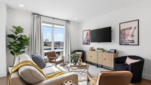 House (4 Bedrooms) | Interior - Dixieland Delight by Avantstay Rooftop Hot Tub + Games + Views Near Broadway (Nashville)