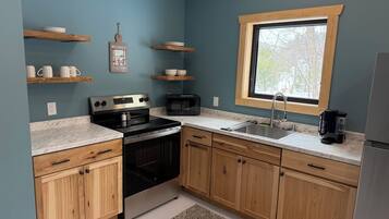 Micro-ondes, four, plaque de cuisson