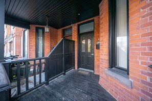 Exterior detail - *Spacious* - 2 BDRM home in Kensington Market (Toronto)