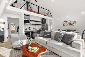 Smart TV, video games, books, computer monitors - Hot Tub, Cold Plunge, and Sauna | Twilight A-Frame (Stanley)