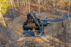 Exterior - Hot Tub, Cold Plunge, and Sauna | Twilight A-Frame (Stanley)