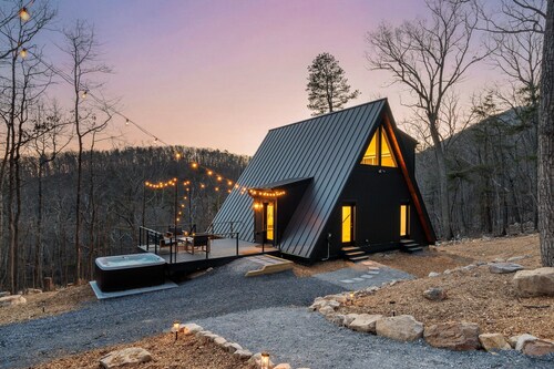 Hot Tub, Cold Plunge, and Sauna | Twilight A-Frame