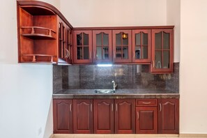 Deluxe Double Room, Garden View | Interior - Roamer's ark villa (Galle)