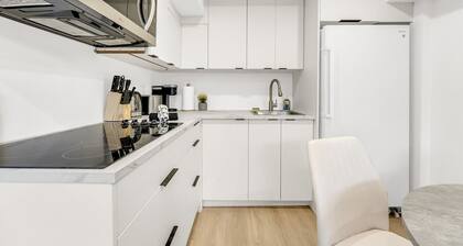 *Cozy* 1 Bedroom Home Near Waterfront/Trails