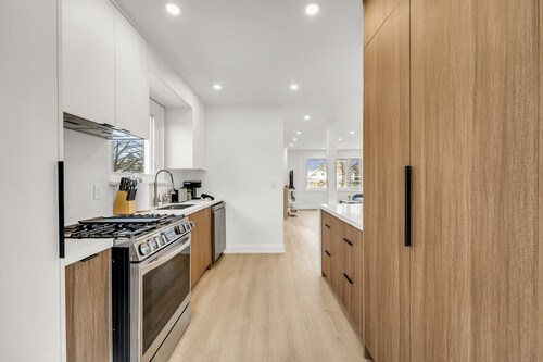 *Family Haven* Renovated 3BR • Backyard • Parking