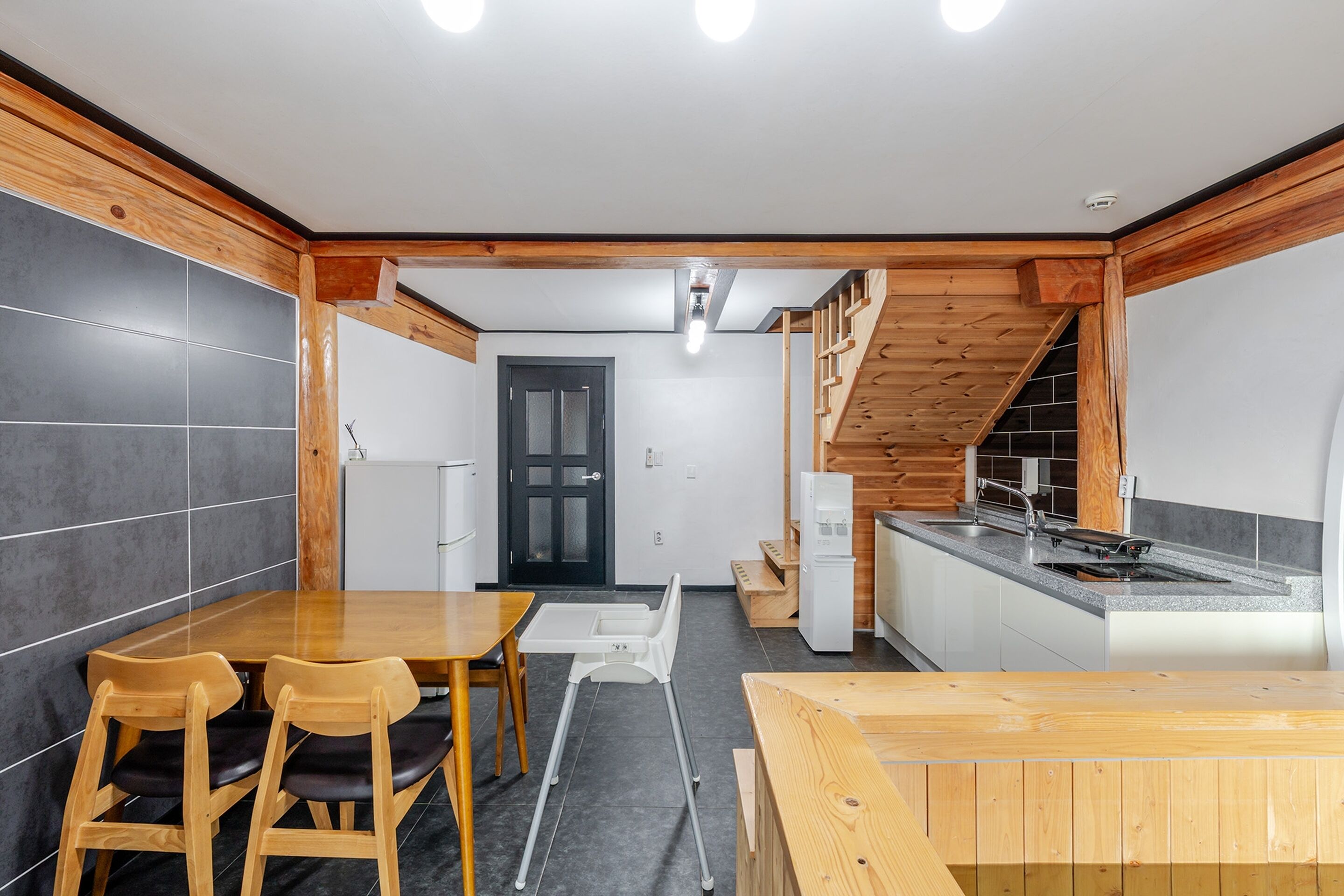 Basic Room, 1 Bedroom (202 (Hanok Hinoki Pool / Kids Gym)) | 1 bedroom, free WiFi