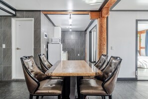 Basic Room, 1 Bedroom (101 (Hanok Pool Villa)) | 1 bedroom, free WiFi - Gyeongju Palace Hanok Kids Pool Villa (Gyeongju)