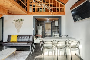 Basic Room, 3 Bedrooms (Hanok Annex (In&Hinoki Pool/Kids Gym)) - Gyeongju Palace Hanok Kids Pool Villa (Gyeongju)
