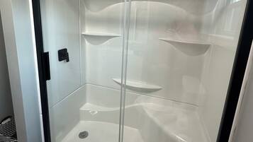Handtücher, Seife, Toilettenpapier