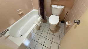 Standard Single Room, Balcony | Bathroom - TRAVEL INN (Richmond)