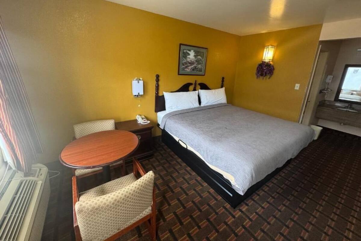 Standard Single Room, Balcony | Seterika/papan seterika, Wi-fi percuma 