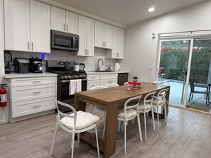 Fridge, microwave, oven, stovetop - The Coachella Gem with Spa and Fire-pit sleeps 14 (Coachella)
