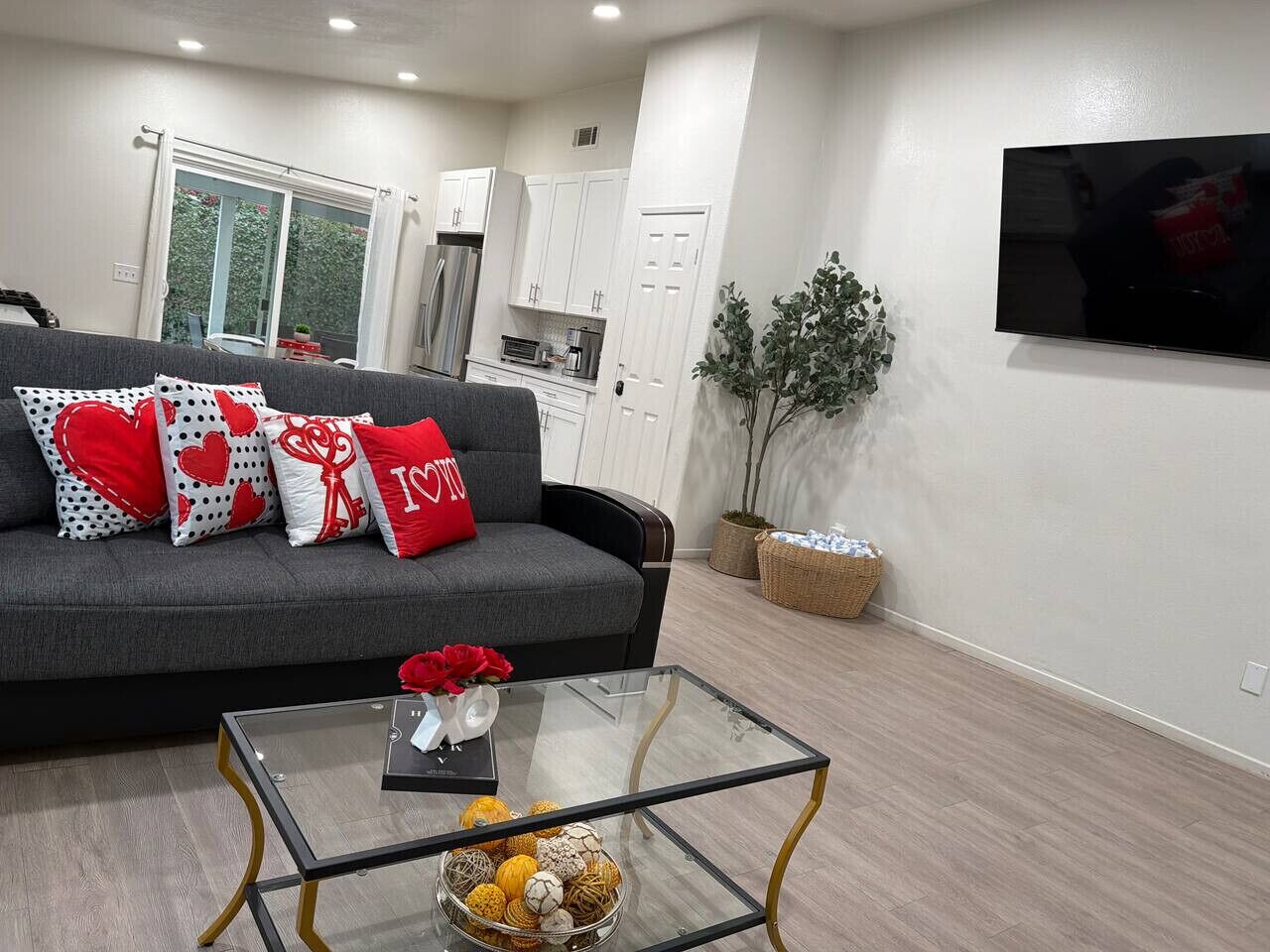 Télévision, cheminée