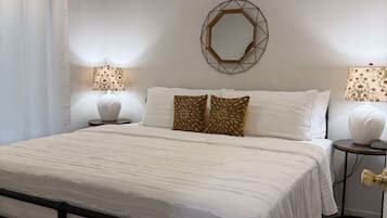 Desk, iron/ironing board, travel cot, WiFi