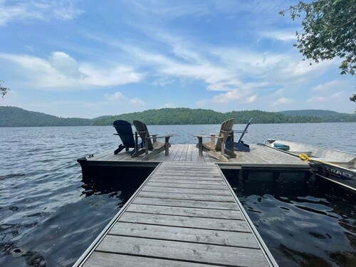 Lakefront 5-Bedroom Chalet in Mont-Blanc - Monthly Rental (Laurentians)